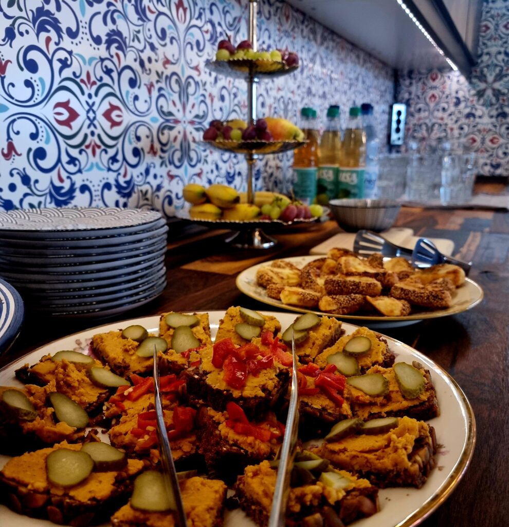 20240927_083105-1-990x1024